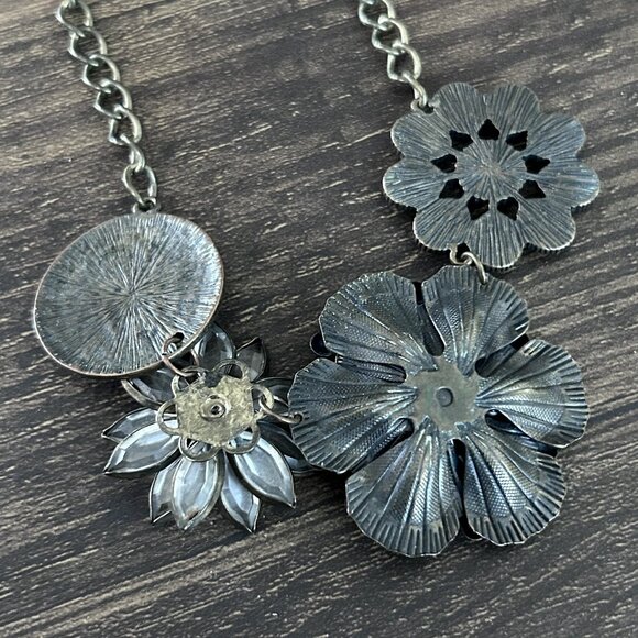 Large Statement Flower Necklace ASO Alex Russo - Picture 6 of 8